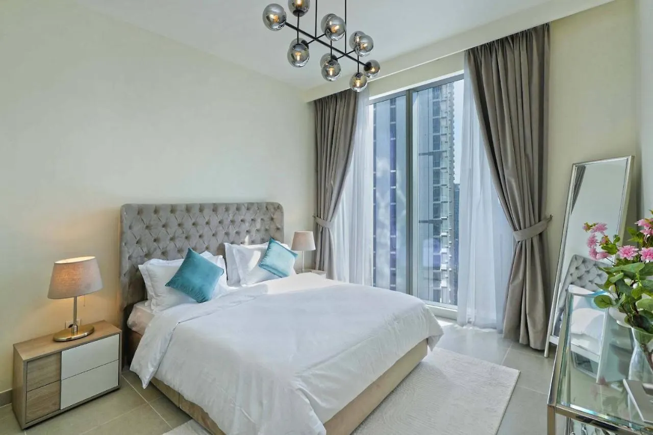 Apartament Chic 2-Bedroom Downtown Gem Dubaj