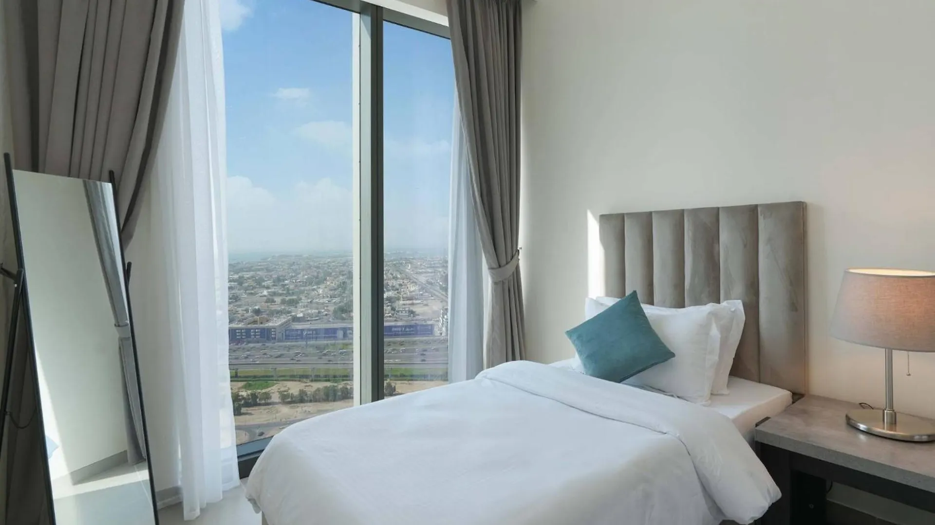 Chic 2-Bedroom Downtown Gem Dubaj