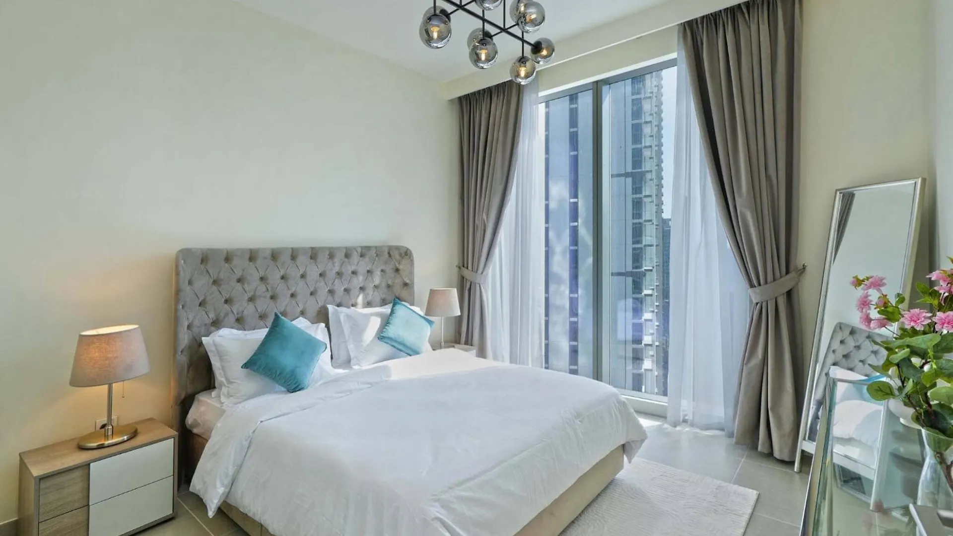 Chic 2-Bedroom Downtown Gem Dubaj